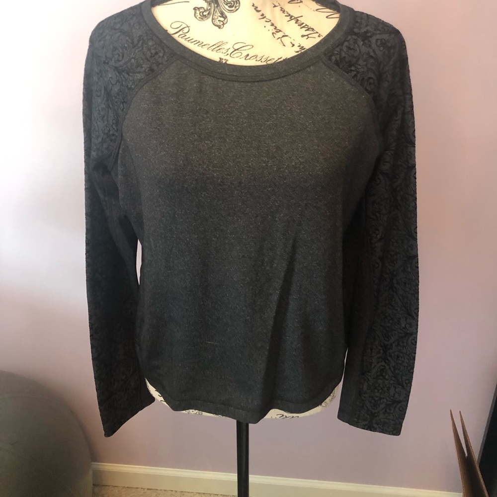 Calia ladies size medium long sleeve black and grey shirt like new